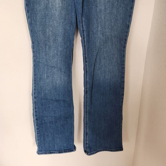 Old Navy Mid Rise Bootcut Jeans Medium Wash Denim Stretchy Fit Size 14 - Picture 3 of 9